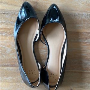 Pointed toe flats